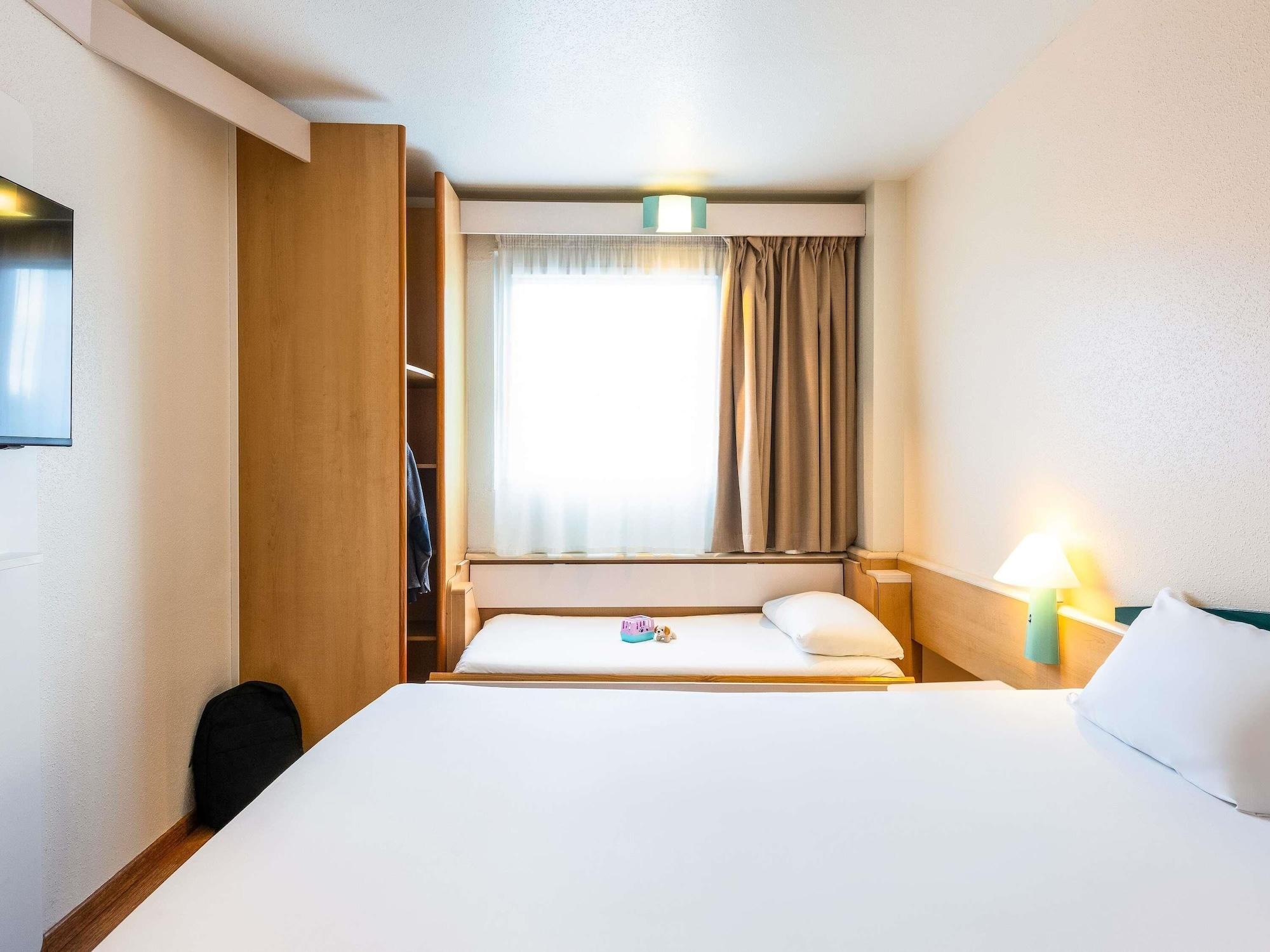 Room, Multiple Beds