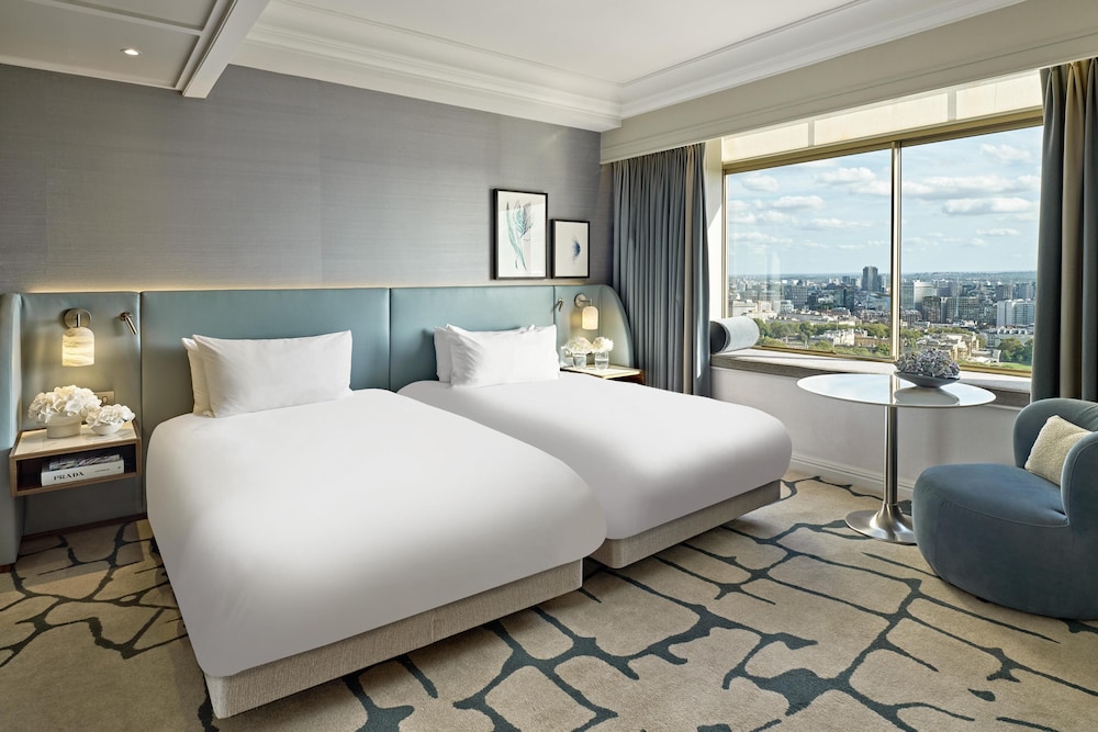 EXECUTIVE, TWIN BEDS, CLUB LOUNGE ACCESS