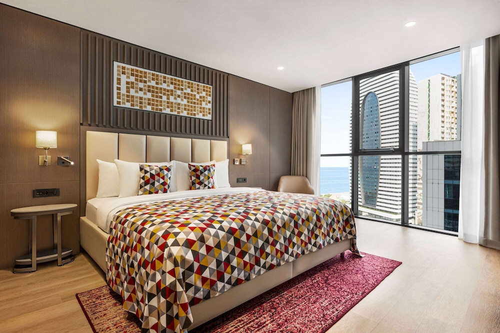 EXECUTIVE, SUITE, KING BED, CITY VIEW