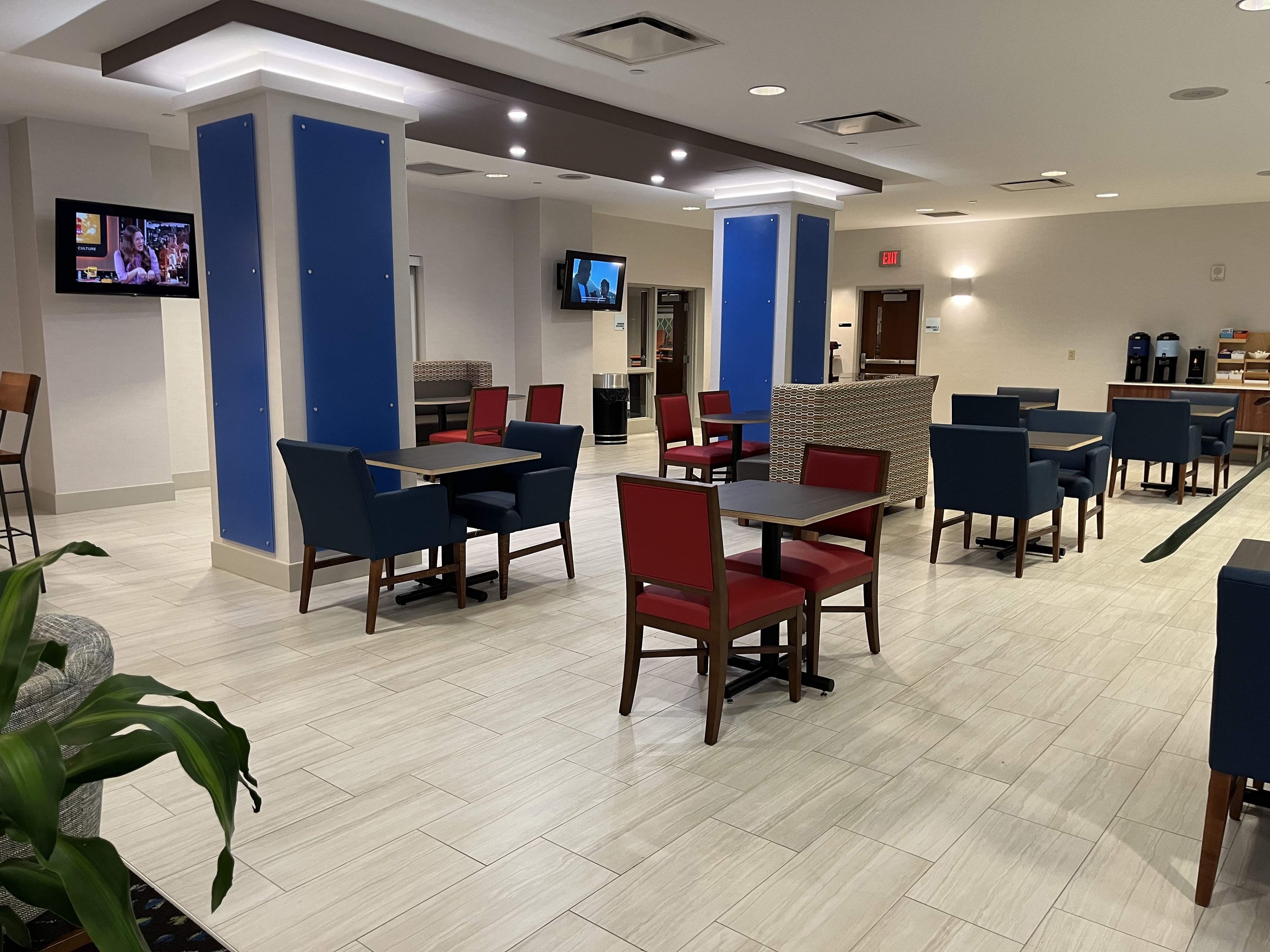 Holiday Inn Express Hotel Suites Williamsport 32/43