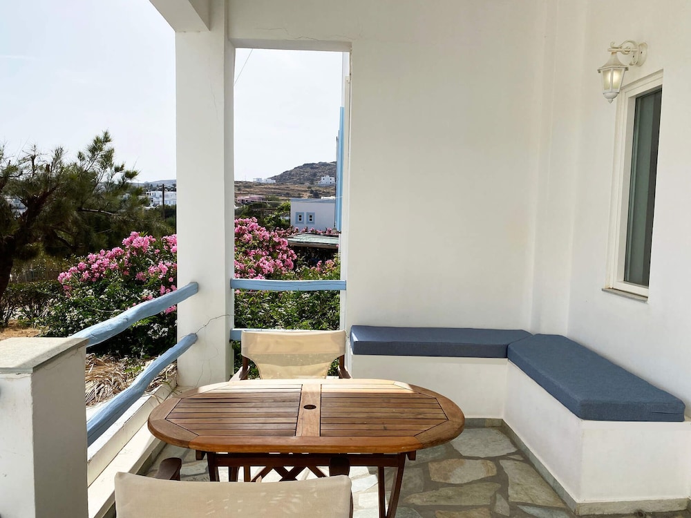 Agnadi Syros Studios & Rooms 28/50