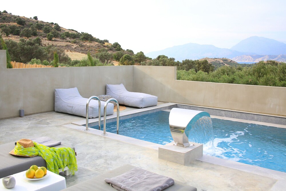 Marnos Green Luxury Villas 37/39