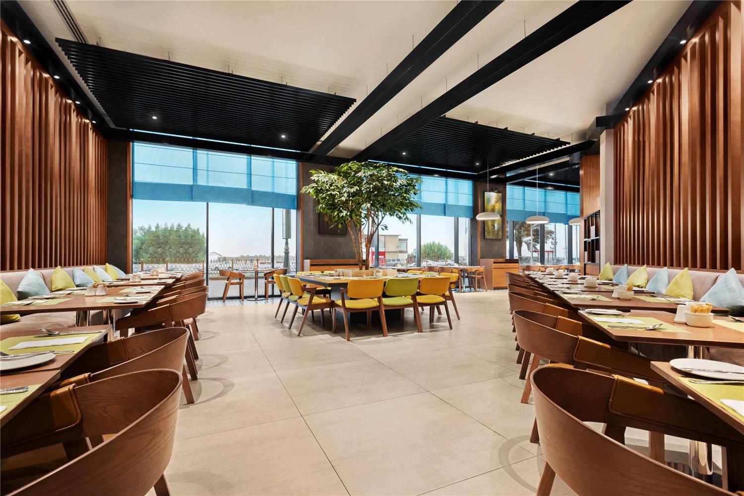 Wyndham Garden Ajman Corniche 16/24