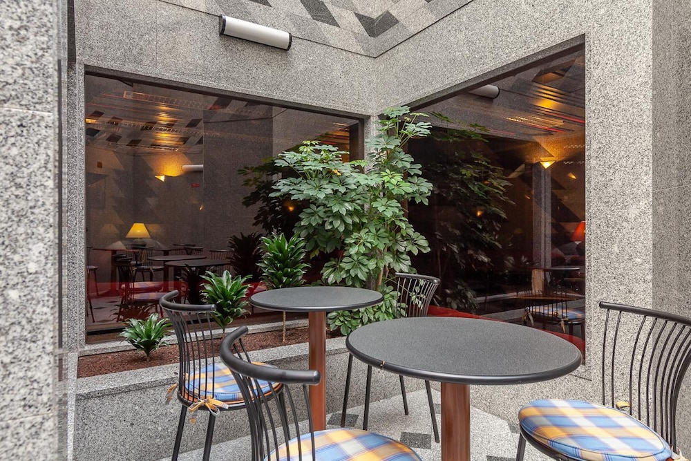 restaurant-cafeteria