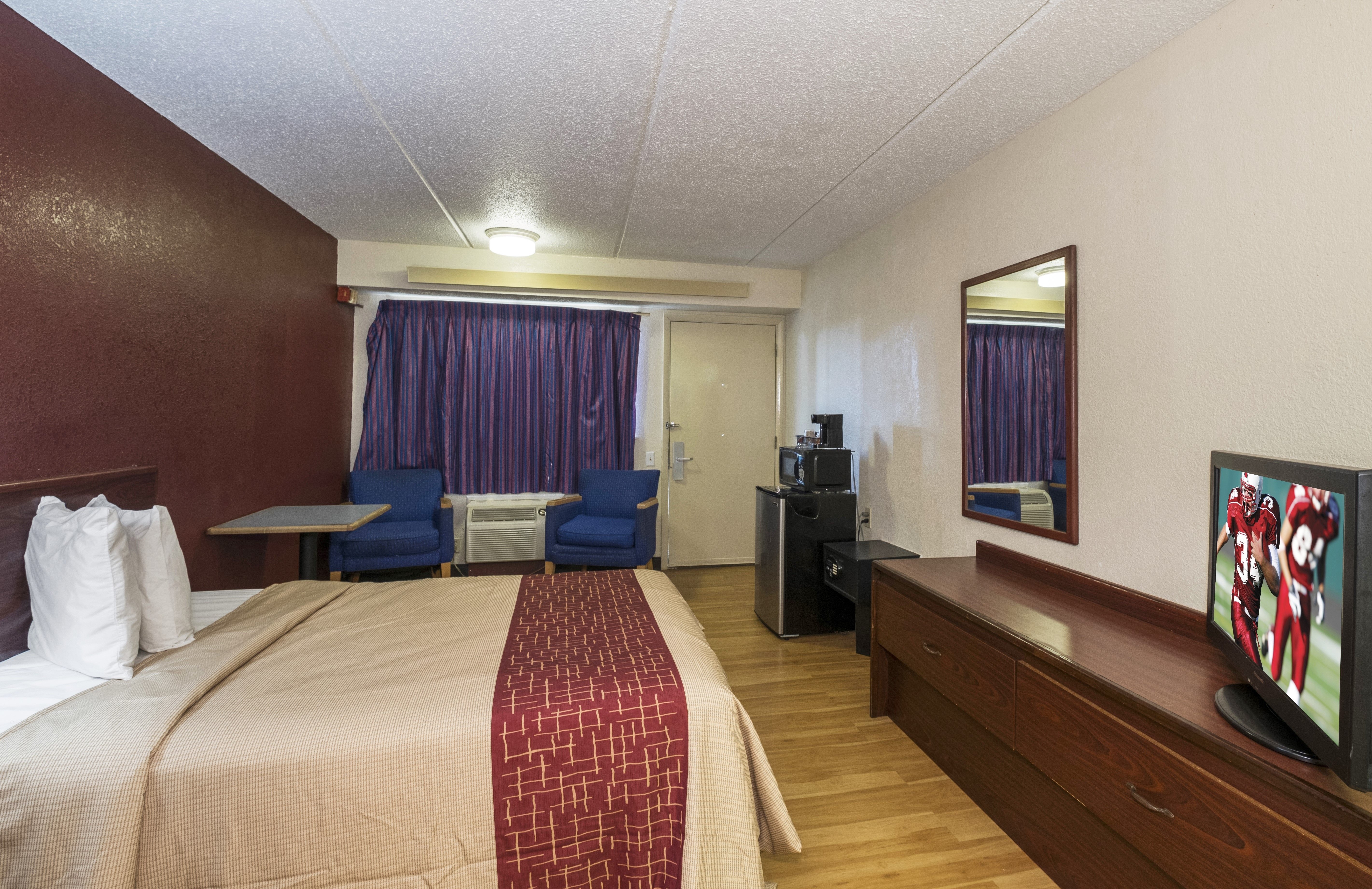 DELUXE, KING BED, SMOKING
