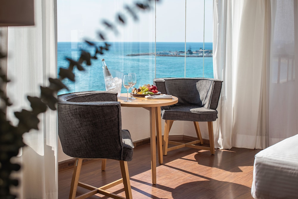 Alion Beach Hotel 58/70