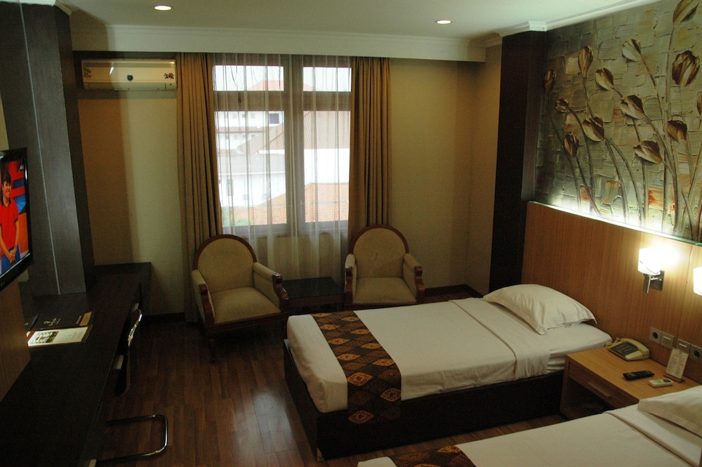 Riyadi Palace Hotel 40/61
