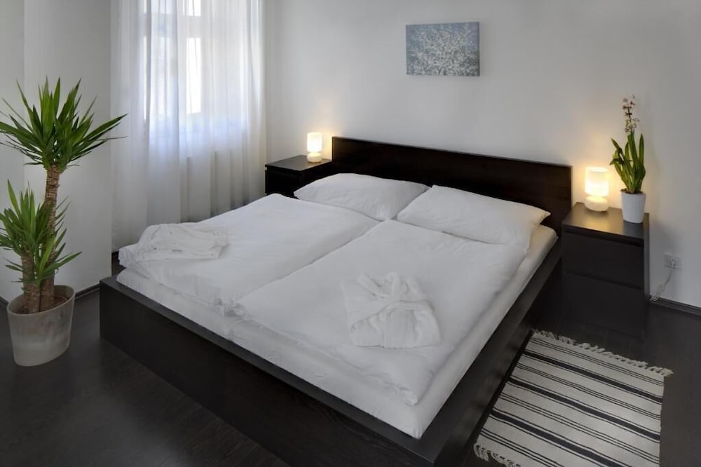 1 Republic Hotel 13/51