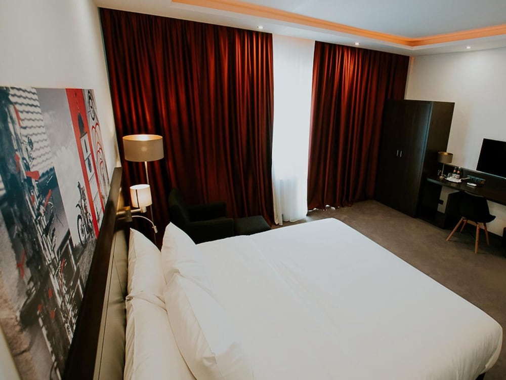 Hotel Republique 11/45
