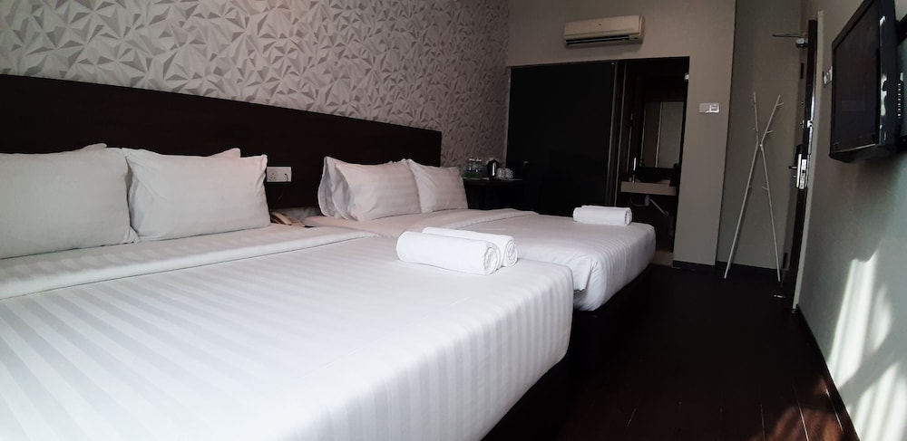 Miico Hotel Mount Austin 7/58