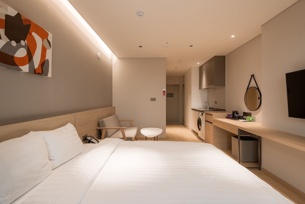 1 BEDROOM, STANDARD, DOUBLE BED