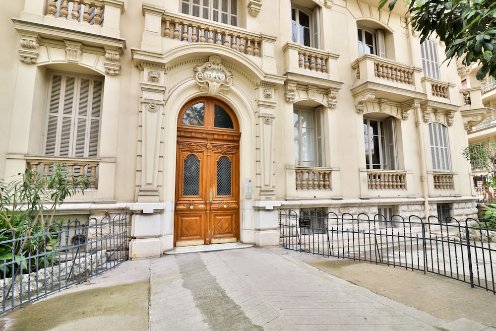 Hotel Victor Hugo 44/50