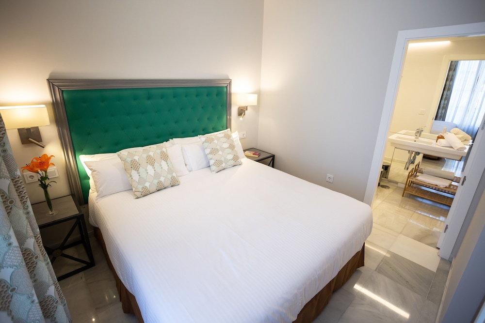 BASIC, APARTMENT, DOUBLE BED, SOFA, GROUND FLOOR