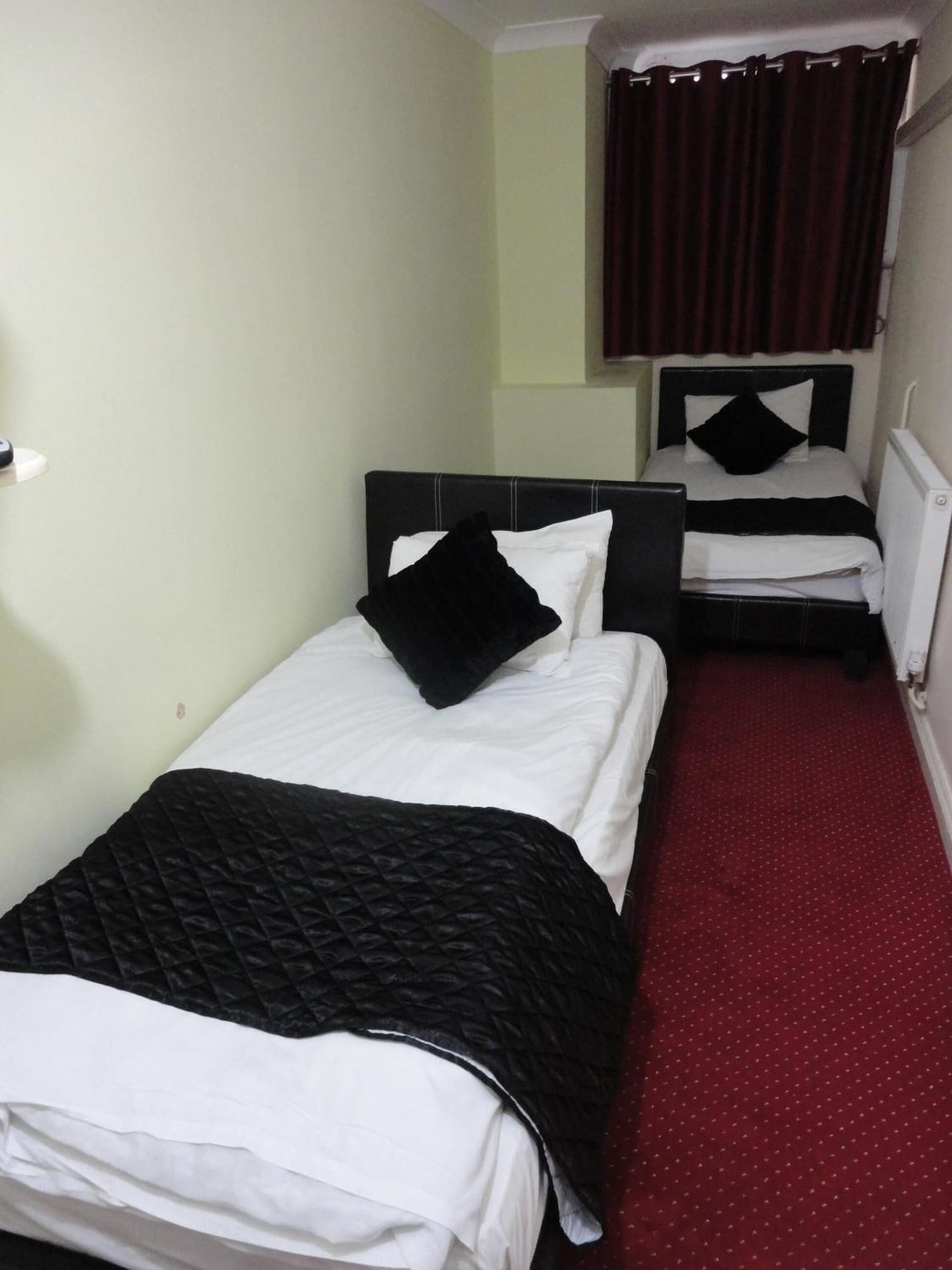 ECONOMY, TWIN BEDS
