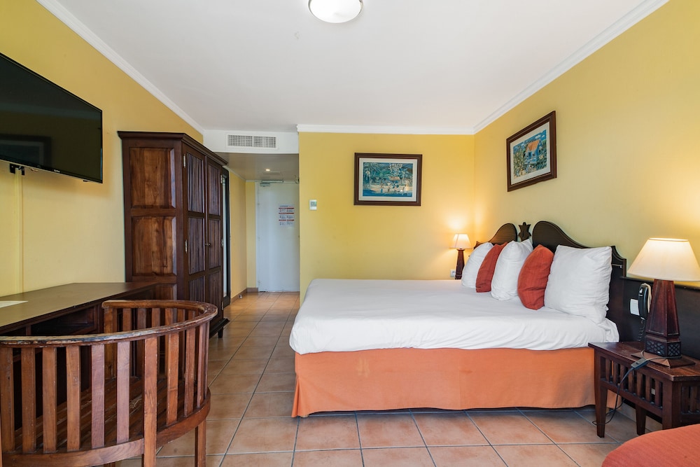 Pierre Vacances Sainte Anne Holiday Village 11/50
