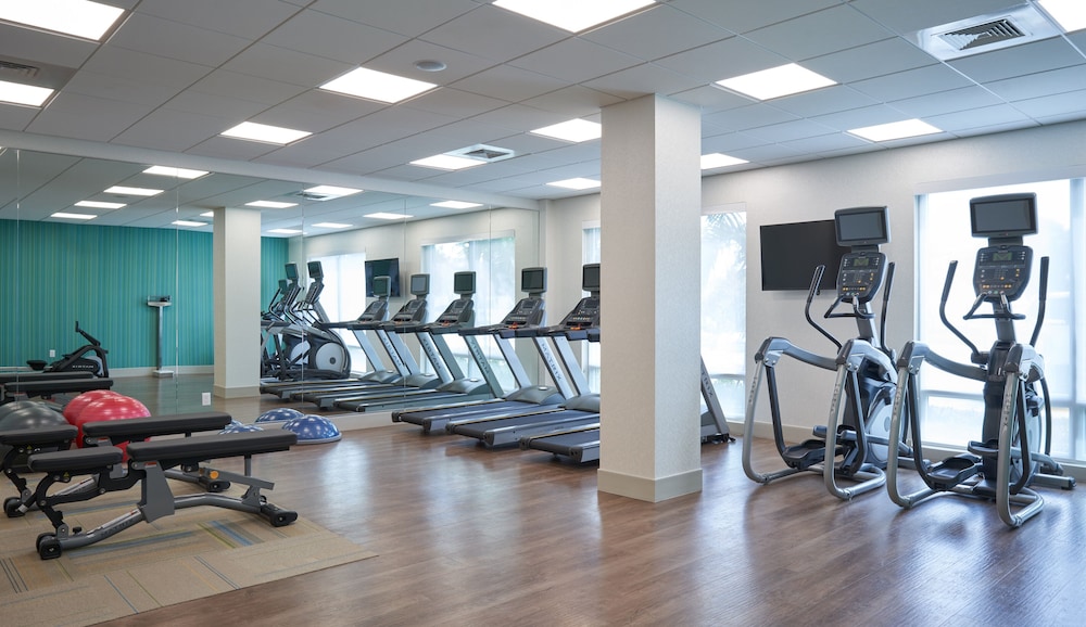 Holiday Inn Express Doral Miami 32/56