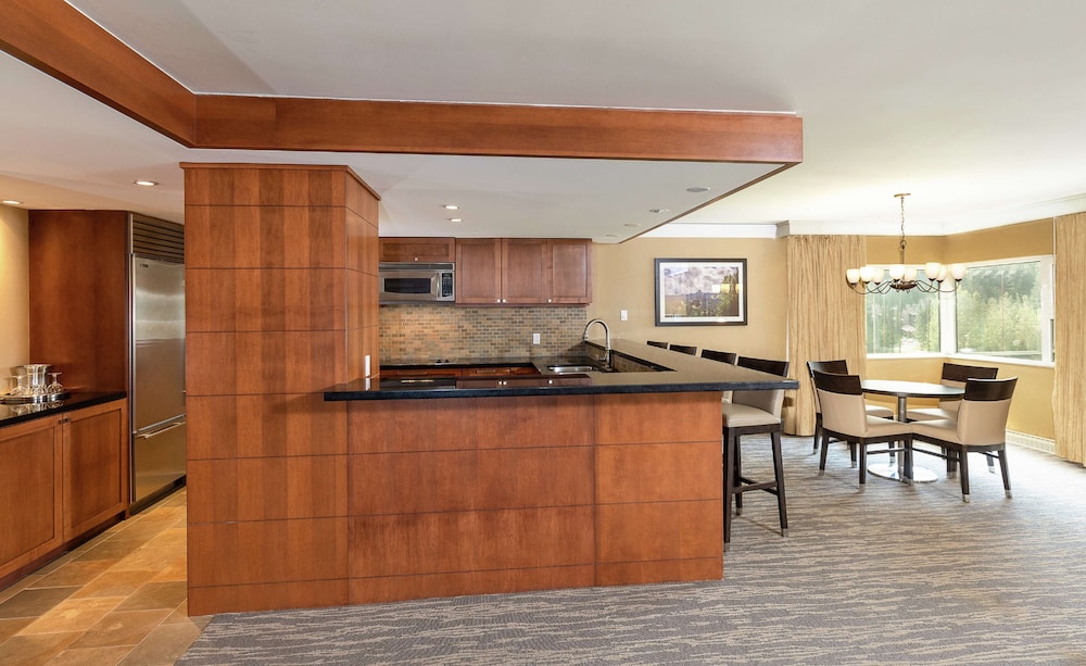 Hilton Whistler Resort & Spa 19/101