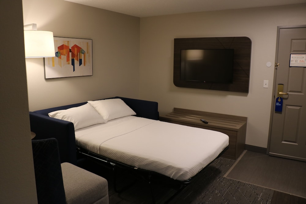 جناح بسريرين كوين بغرفة نوم واحدة، Holiday Inn Express & Suites Marquette, an IHG Hotel 7/10