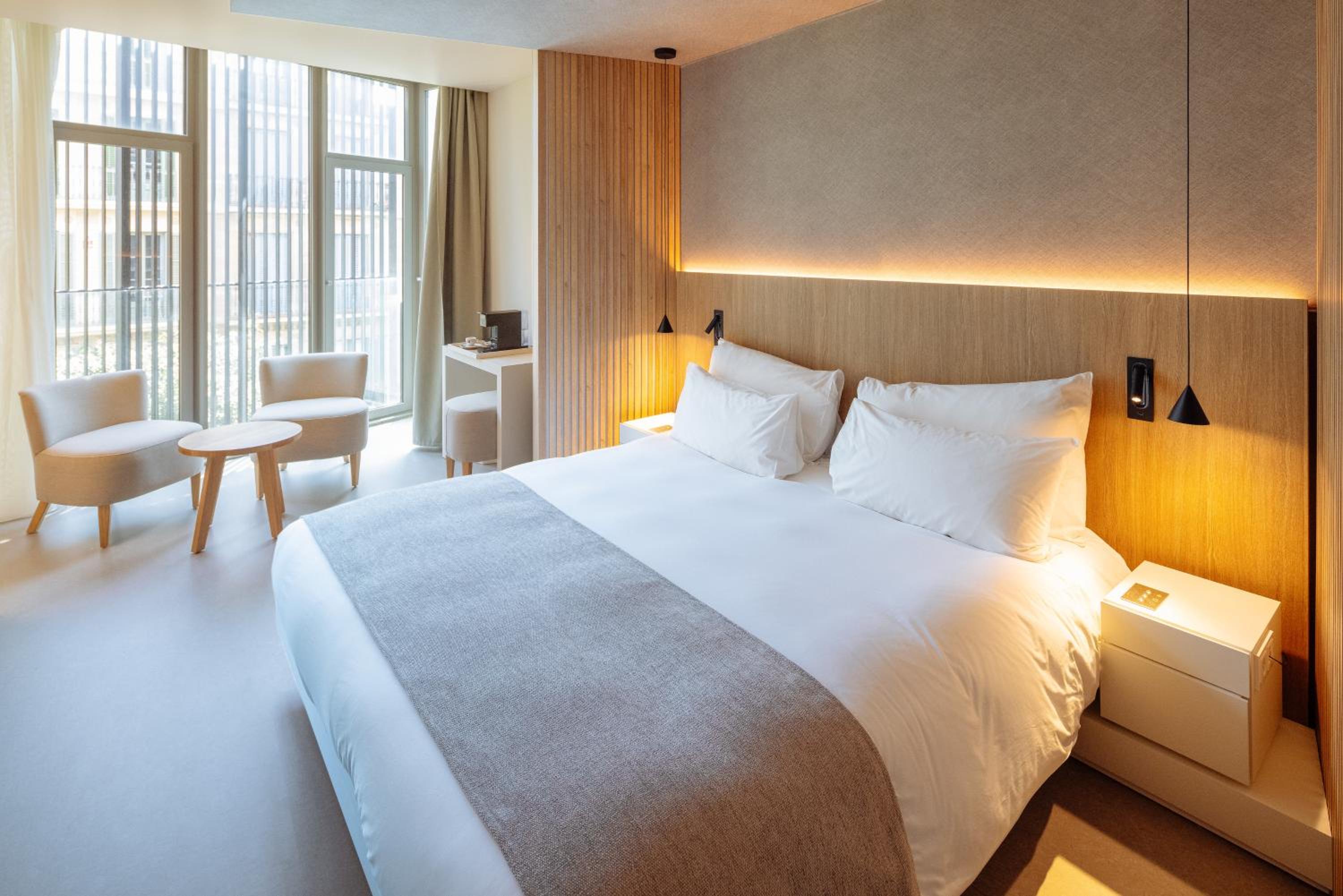 Premium, King Bed