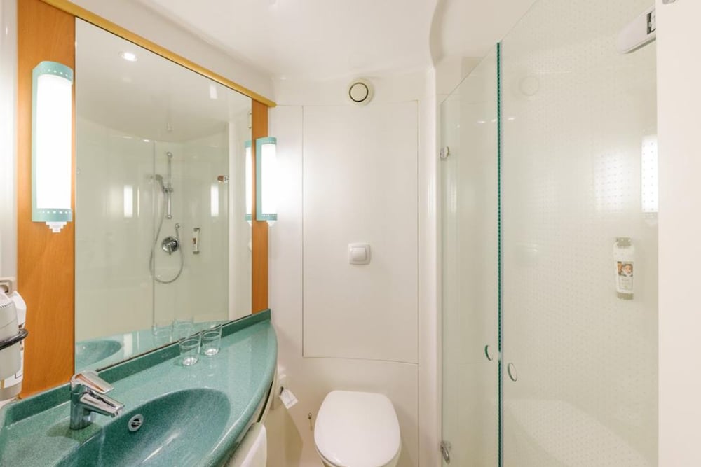 Ibis Berlin Dreilinden 23/23