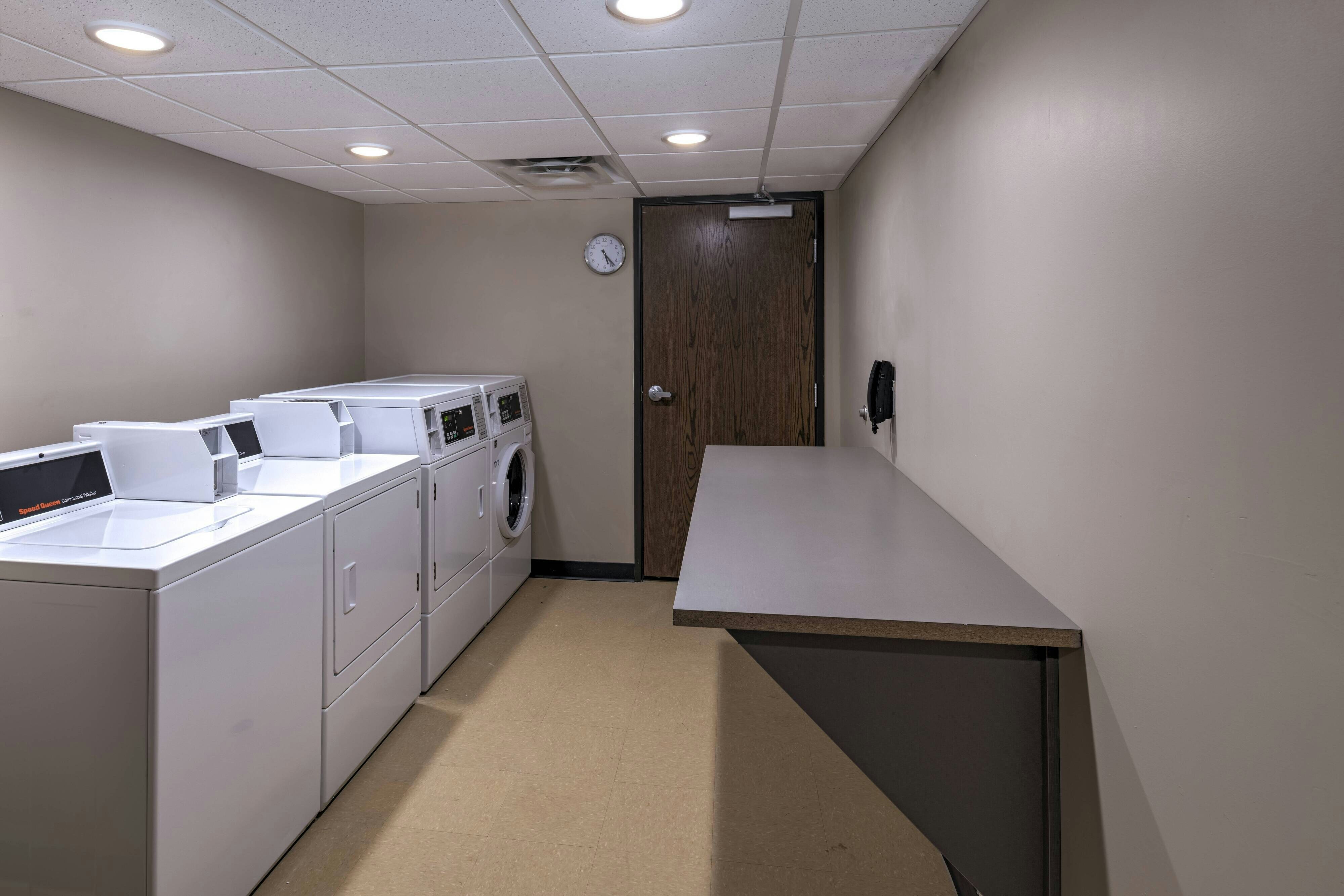 Fairfield Inn & Suites By Marriott Colorado Springs East/Ballpark 8/41