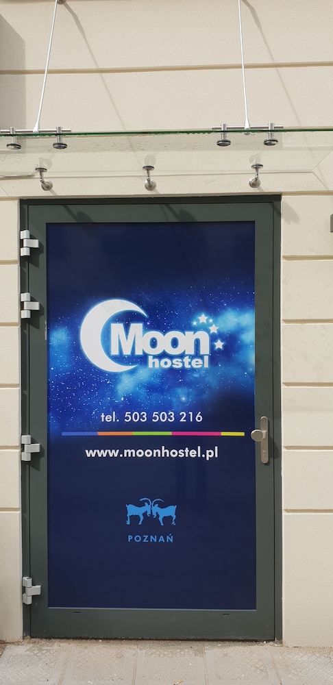 Moon Poznan 10/50