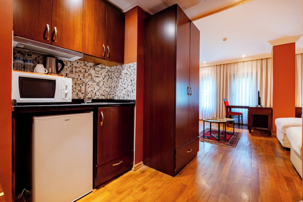 MANGANA KONAK HOTEL 7/64