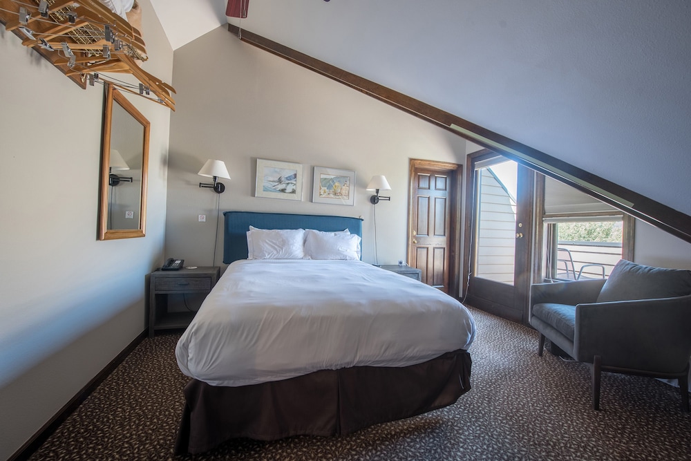 ELK MOUNTAIN LODGE 18/61