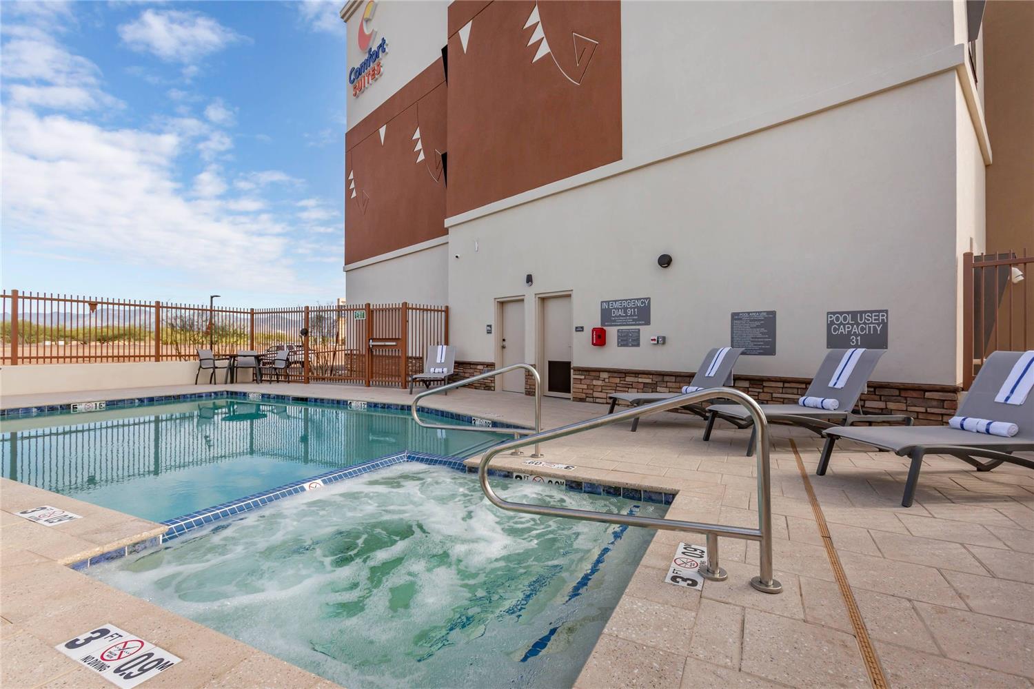 Comfort Suites Scottsdale Talking Stick Entertainment District 9/13