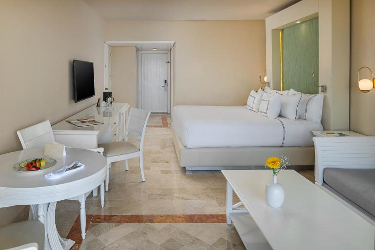 Melia Puerto Vallarta All Inclusive 18/20