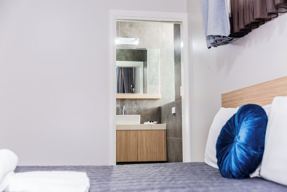 Lakes and Ocean Hotel Forster 22/40