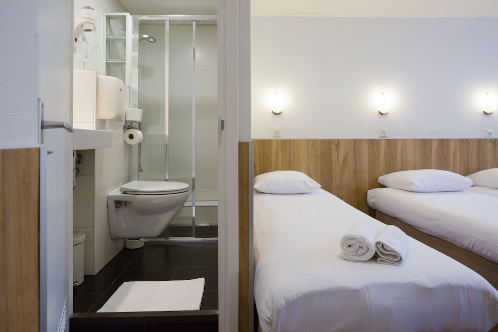 Hotel Titus 30/48