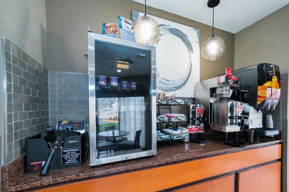 Best Western Airport Inn 29/40