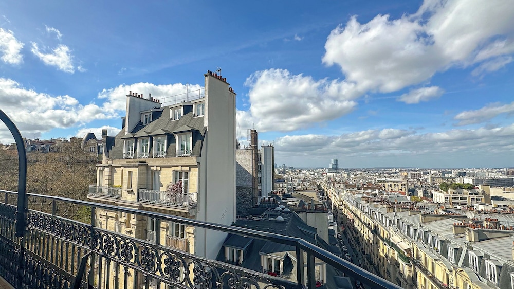 HOTEL BOHEM Sacre-Coeur 28/38