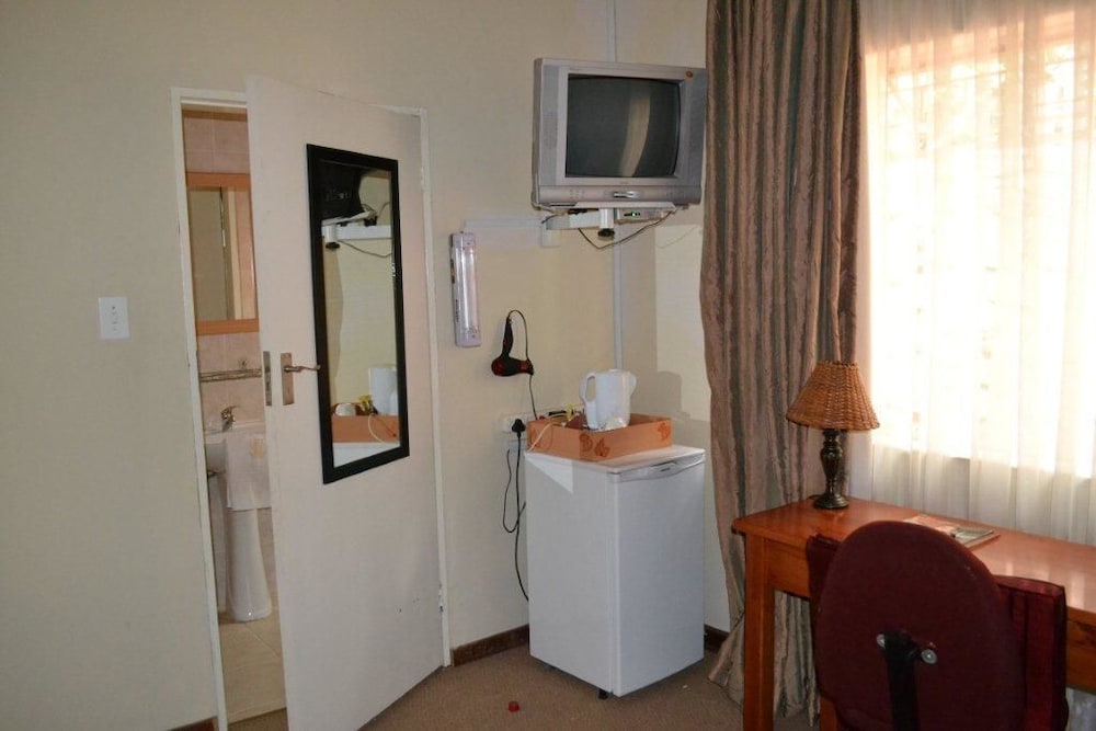 Pretoria North Lodge 28/43