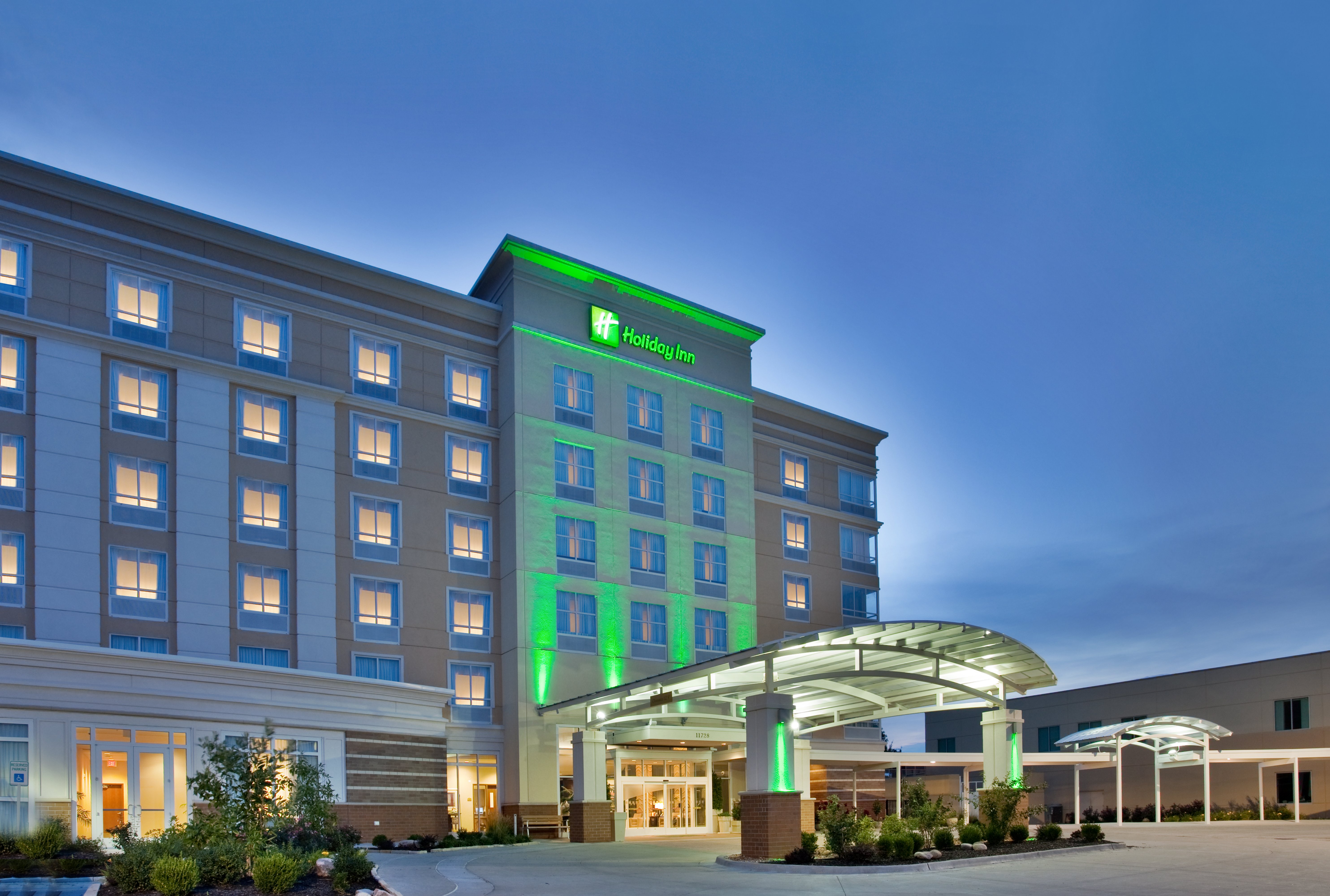Holiday Inn Kansas City Airport 1/42