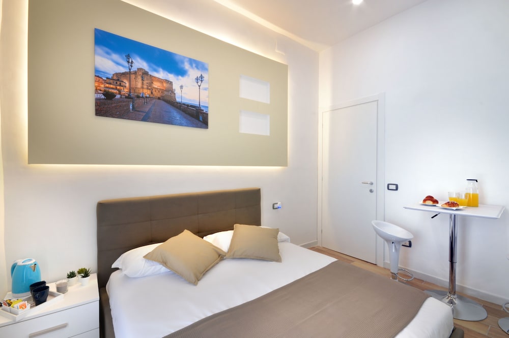 BASIC, QUEEN BED