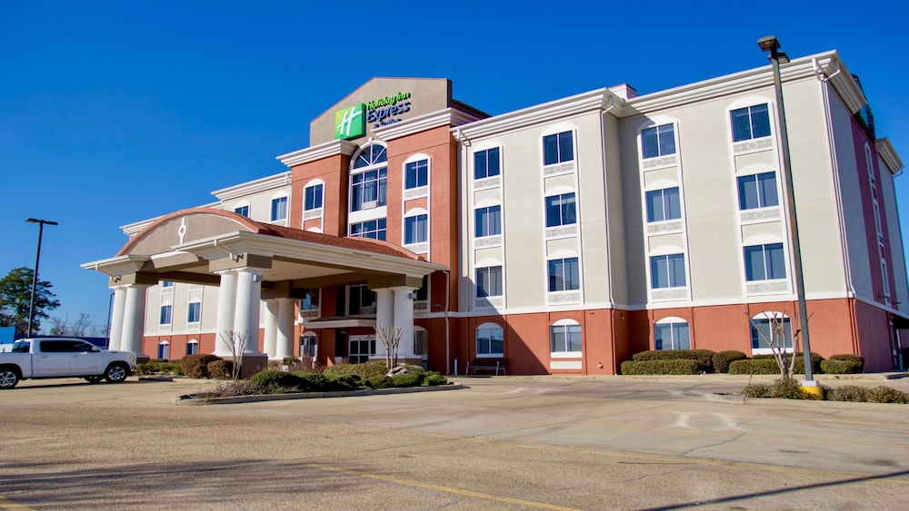 Holiday Inn Express Hotel Suites Byram 3/70