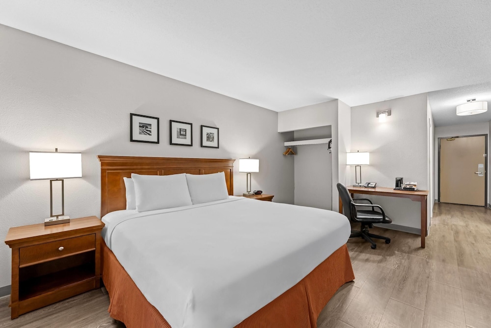 Travelodge Suites by Wyndham Regina / Eastgate Bay 30/71