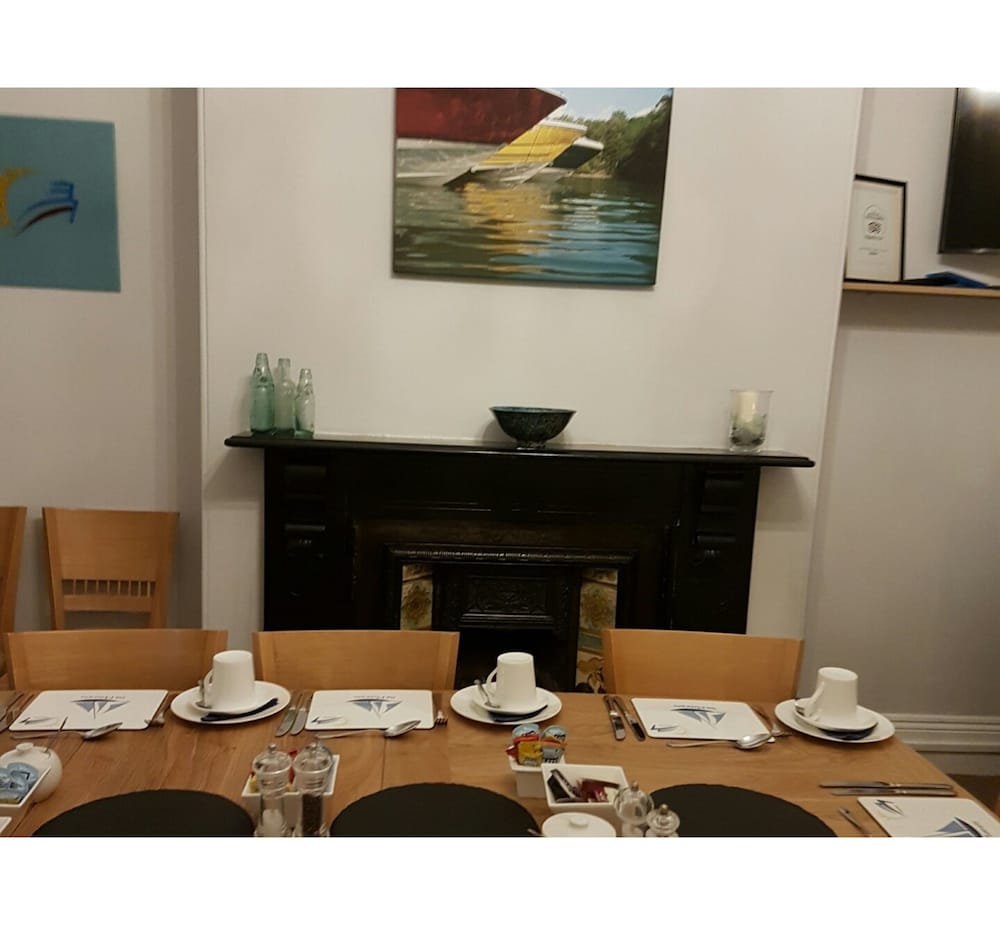 Mariners Guest House 3/45