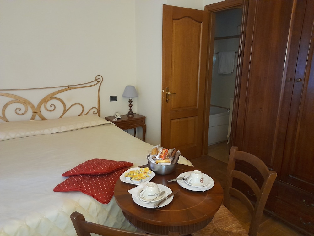 Petit Chateau B&B 30/42
