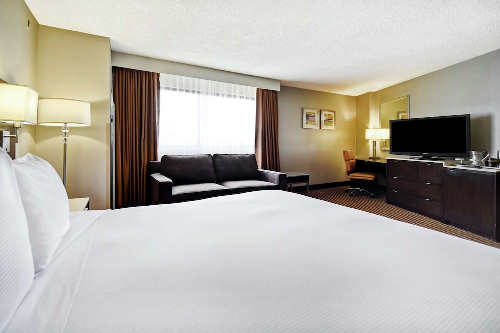DoubleTree by Hilton Hotel Pleasanton at the Club 13/70