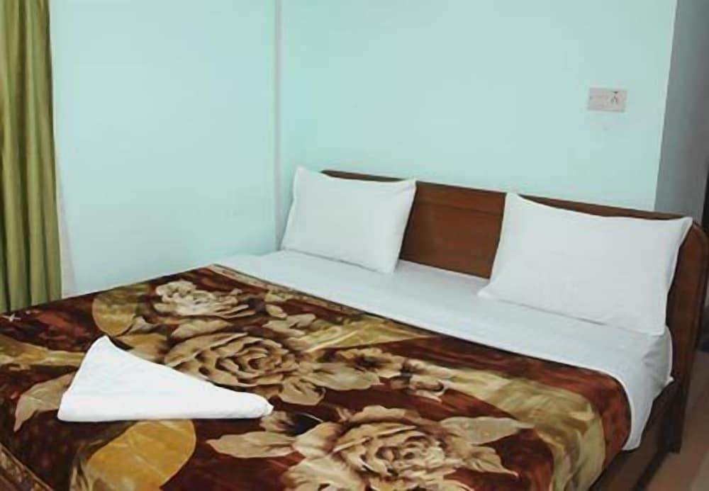 Shiva Shankar Hotel 16/32