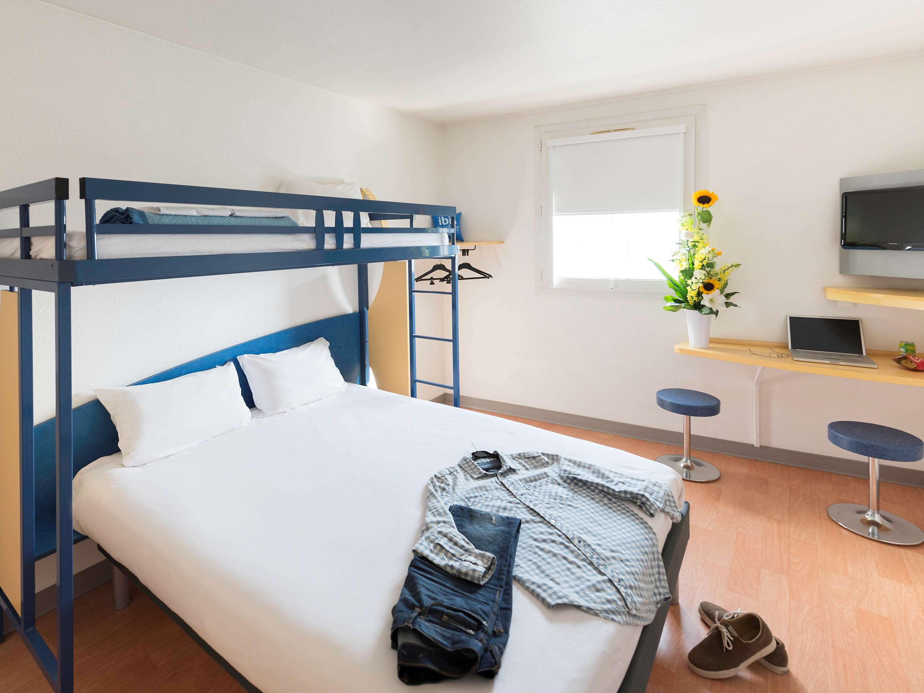 غرفة ثلاثية بسرير مزدوج، IBIS BUDGET NICE CALIFORNIE LENVAL 6/9