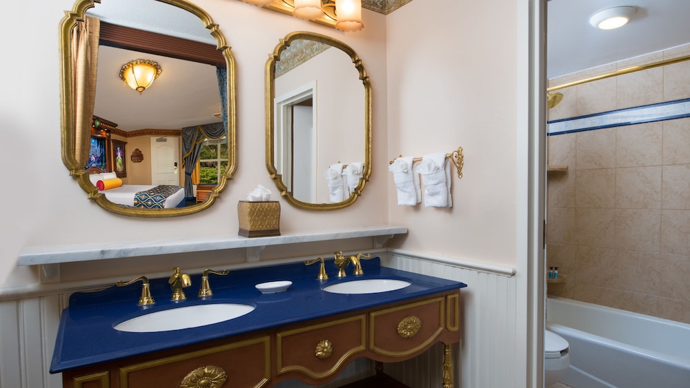 Disneys Port Orleans Resort Riverside 50/50