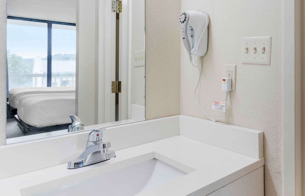 Extended Stay America Suites Bristol 33/38
