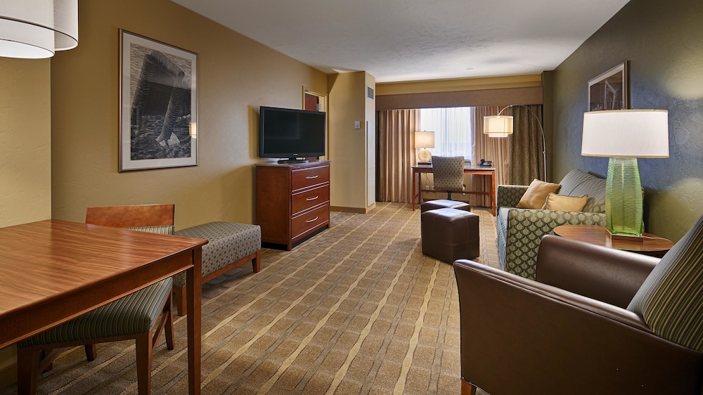Oshkosh Waterfront Hotel & Conference Center 31/58