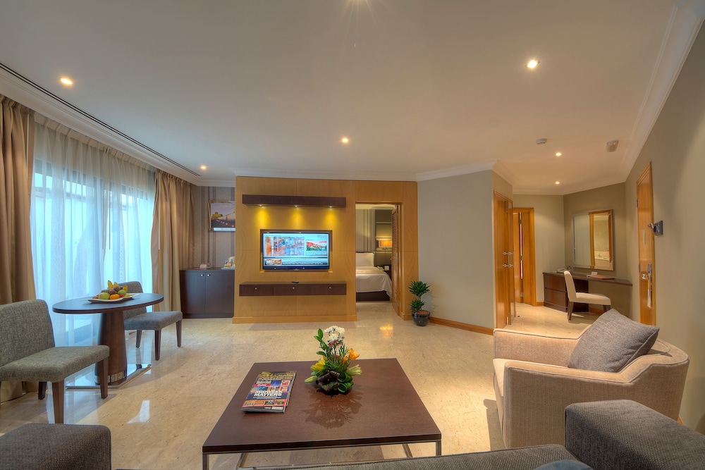 Dubai Marine Beach Resort And Spa 51/79