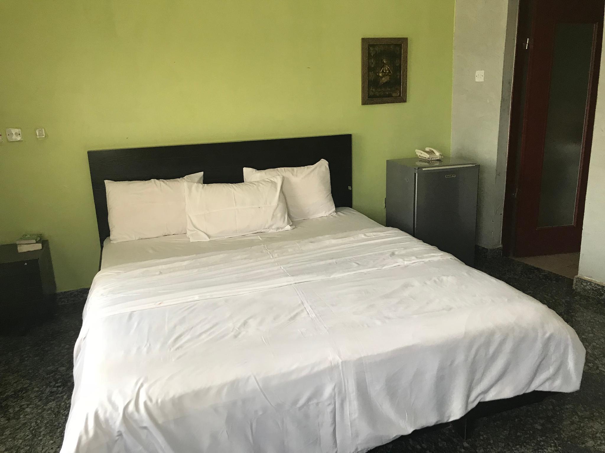 Pentagon Luxury Suites Enugu 6/28