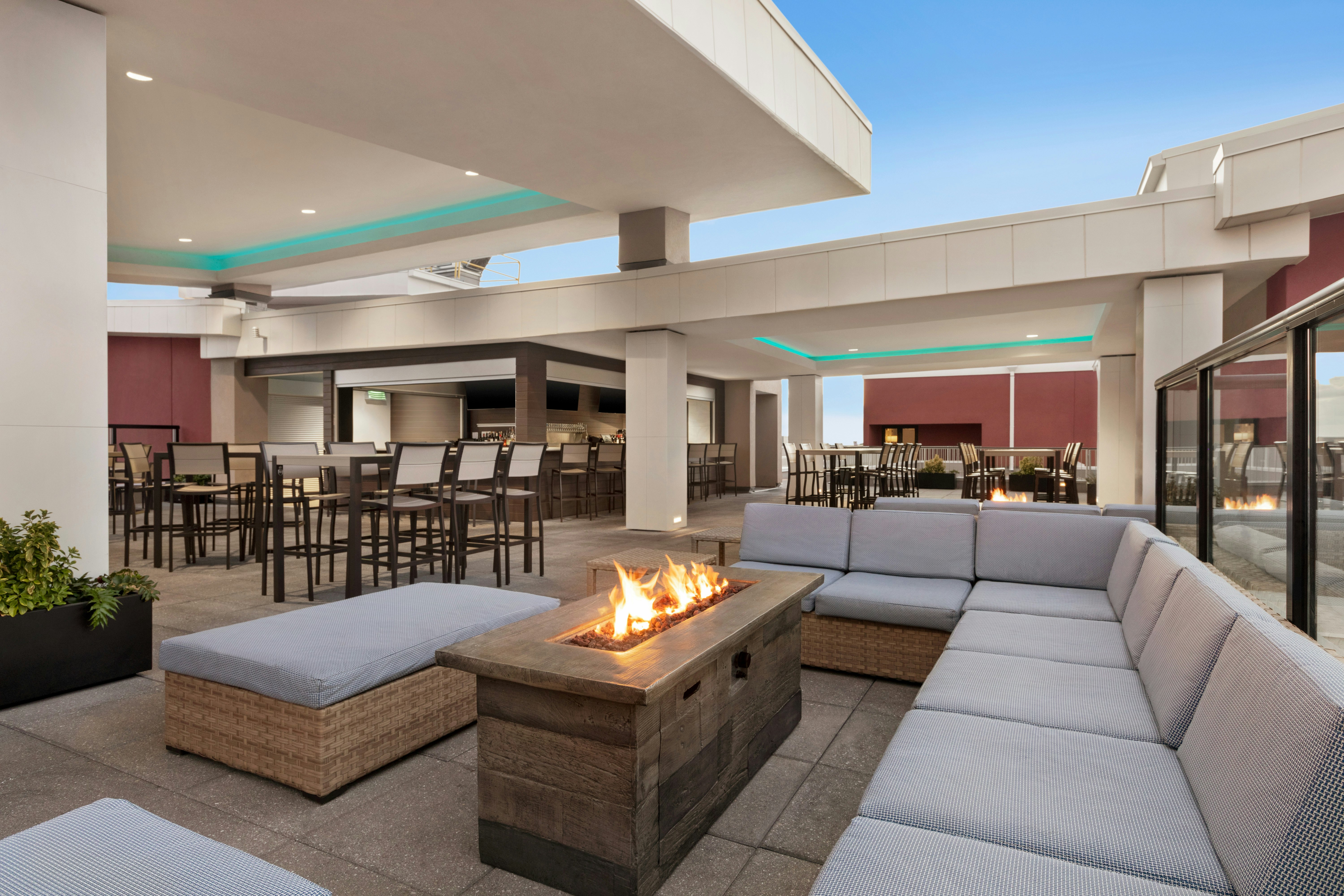 Embassy Suites by Hilton Wilmington Riverfront 41/76